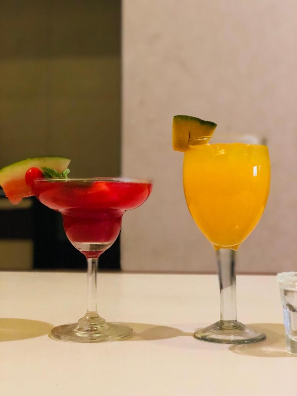 布拉格大陆酒店 古瓦哈提 外观 照片