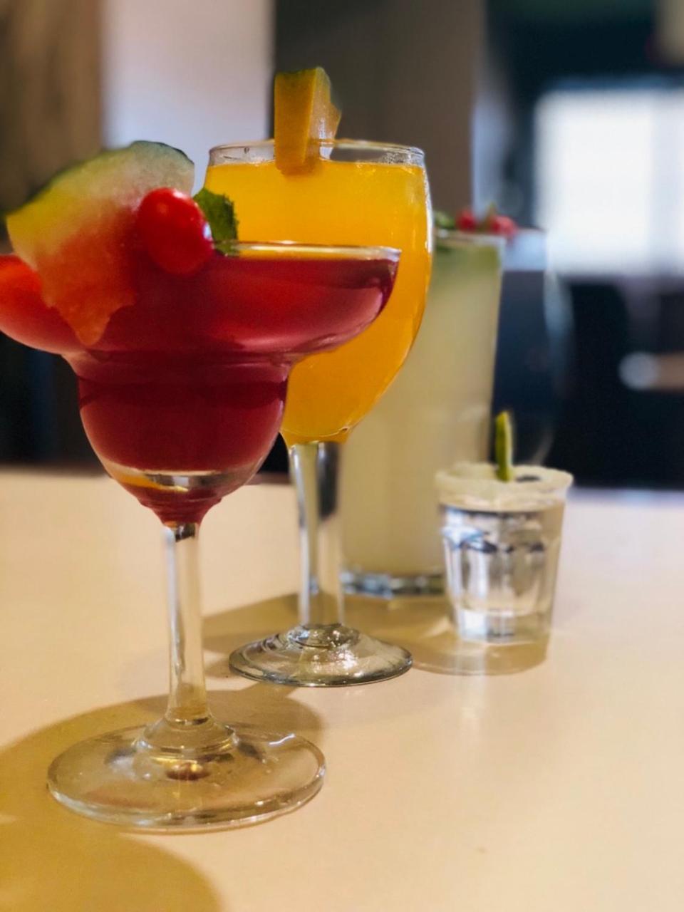 布拉格大陆酒店 古瓦哈提 外观 照片
